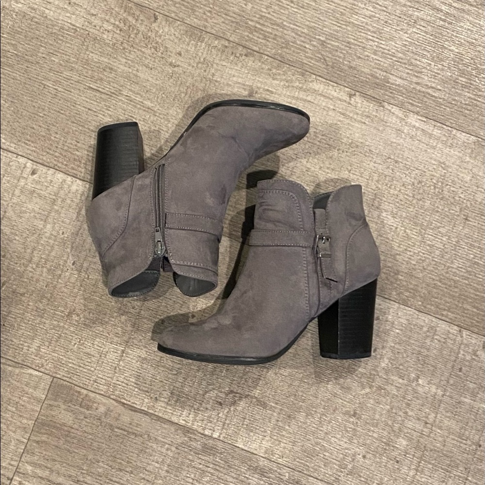 •Kelly & Katie• Gray Booties•